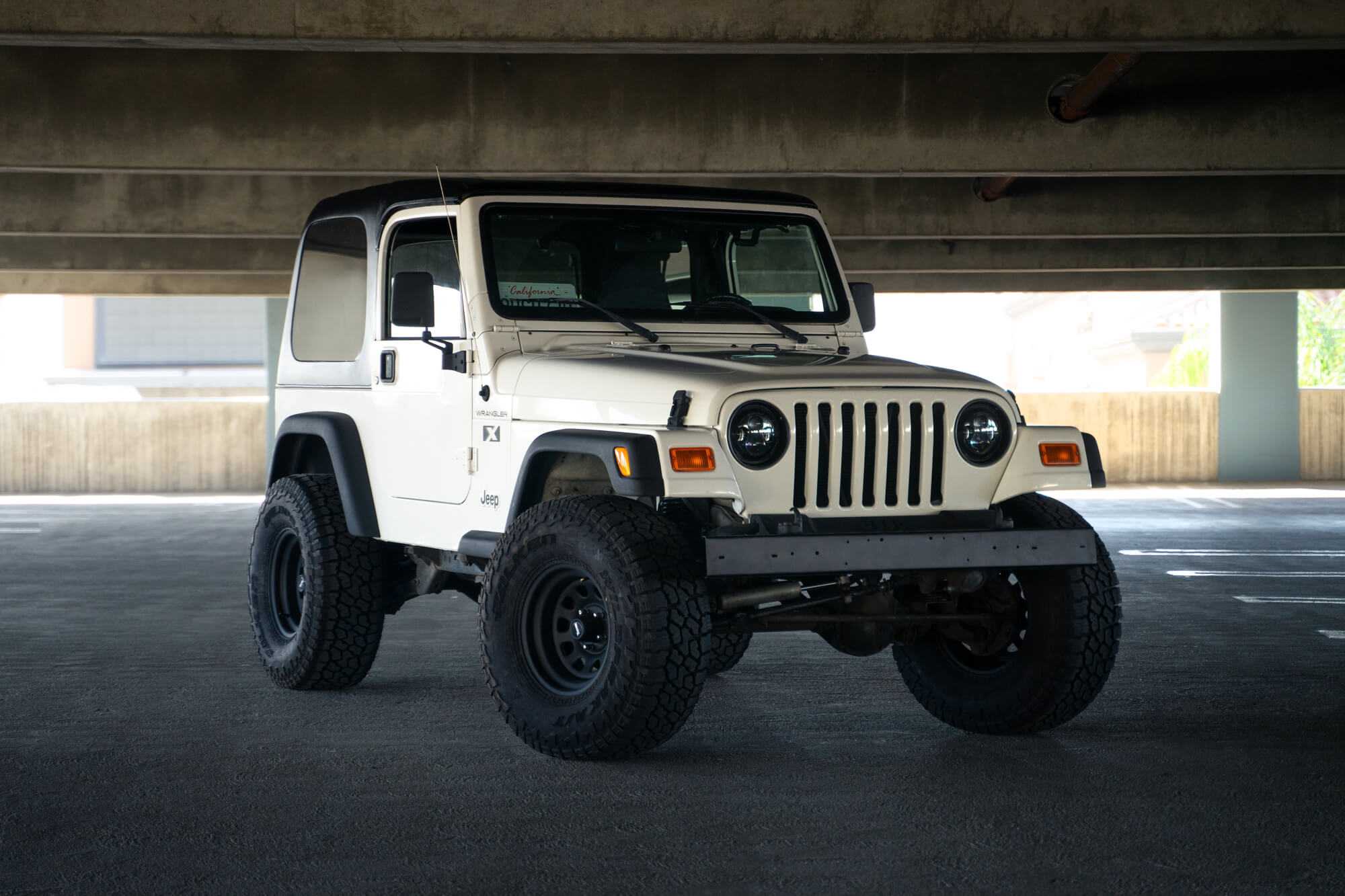 DV8 1997-2006 Jeep Wrangler TJ | Square Back Hard Top - HT96SB22